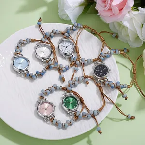 Orologio al quarzo in stile bohémien con cinturino intrecciato e perline di marmo colorate
