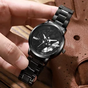 Herenhorloge van zwart staal met draaibare autovelg wijzerplaat en zilveren remklauw