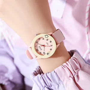 Orologio al quarzo rosa impermeabile per bambini con cinturino in silicone e smiley