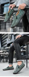 Detailansicht dunkelgrüner Leder-Loafer mit Reißverschluss und handgenähter Gummisohle