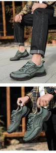 Detail von petrolfarbenen Nubukleder-Outdoorschuhen mit schwarzer Sohle und LDECK-Logo