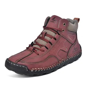 Stivali casual da uomo in pelle bordeaux con finitura testurizzata e suola in gomma