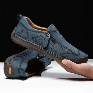 Mocassins en cuir nubuck bleu pour hommes avec couture main, zip et semelle gomme