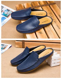 Dettaglio dei sandali in pelle da uomo con motivo traforato traspirante e design slip-on