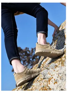 Detailansicht der rutschfesten Gummisohle und des Mesh-Materials bei khakifarbenen Schuhen