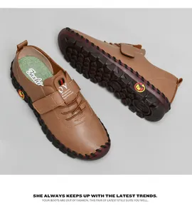 Chaussures décontractées en cuir marron avec velcro, coutures et semelle antidérapante