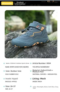 Detail von Kinder-Outdoor-Sportschuhen mit Oxford-Gewebe und rutschfester Gummisohle