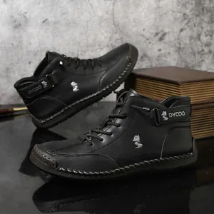 Herren High-Top Lederstiefeletten mit Wolf-Logo und strapazierfähiger Gummisohle