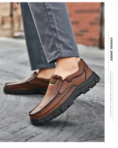 Scarpe casual da uomo in pelle marrone con suole spesse in gomma antiscivolo all'aperto