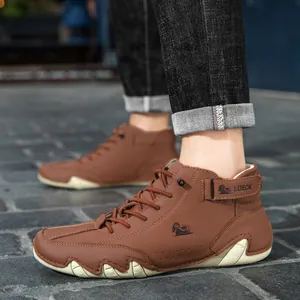 Braune hohe Lederstiefel mit Klettverschluss und robuster Gummilaufsohle für Herren