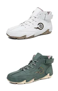 Detail von warmen Winter High-Top-Sneakern mit Fleecefutter und rutschfesten Gummisohlen