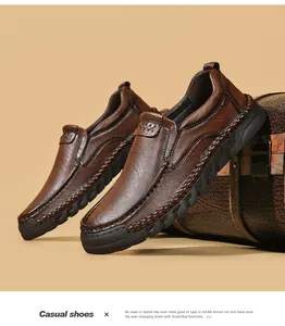 Bruine getextureerde leren loafers met handgestikte details en rubberen zolen