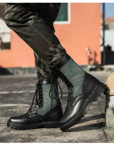 Outdoor-Aufnahme von taktischen High-Top-Stiefeln mit Leder und rutschfester Sohle