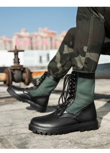 Details der taktischen Lederstiefel mit rutschfester Gummisohle und hohem Schnürdesign