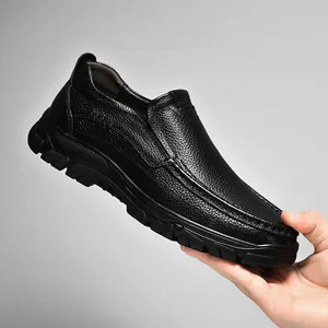 Mocassins pour hommes en cuir grainé noir avec semelles épaisses en caoutchouc antidérapant