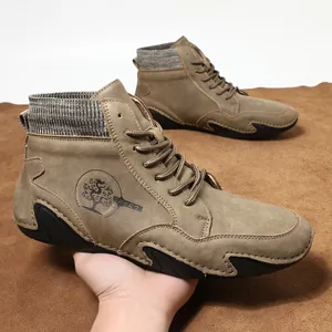 Botas Chelsea marrones para hombre con cuello de punto y suela de goma antideslizante