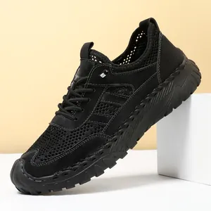 Ademende zwarte mesh heren sneakers met een duurzame rubberen zool voor de zomer