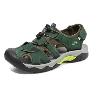 Breathable outdoor leather beach sandals for men with anti-collision closed toe design