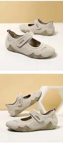 Détail de sandales Mary Jane beige avec fermeture velcro et maille respirante