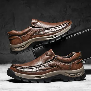 Chaussures en cuir marron sans lacets pour hommes avec semelle épaisse antidérapante