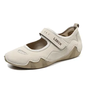 Chaussures plates décontractées blanc crème avec maille respirante et brides velcro