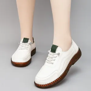 Women's slip-on loafers in cream leather with non-slip rubber soles for daily comfort