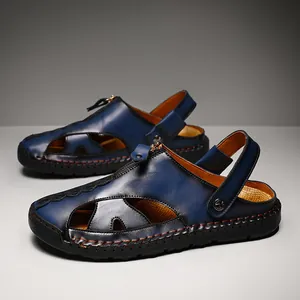 Donkerblauwe leren herensandalen met verstelbare hielband en duurzame rubberen zool