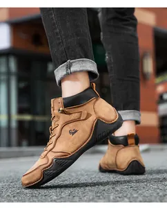 Bottines décontractées en nubuck kaki pour hommes avec logo chèvre et semelle gomme