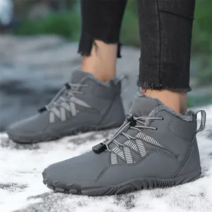 Wasserdichte graue Schneestiefel mit warmem Plüschfutter und praktischem Kordelzug