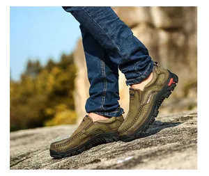 Chaussures en cuir vert olive sans lacets avec semelle en caoutchouc antidérapante