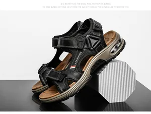 Dettaglio del sandalo outdoor da uomo con cuscinetto d'aria visibile e cinturini in velcro