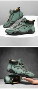 Gros plan de bottines en cuir souple sarcelle montrant la texture et la semelle robuste