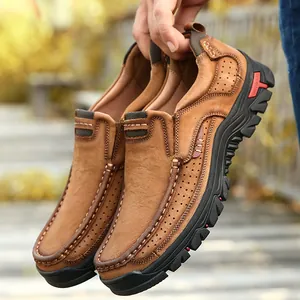 Chaussures de loisirs en cuir marron pour hommes avec coutures et perforations aérées