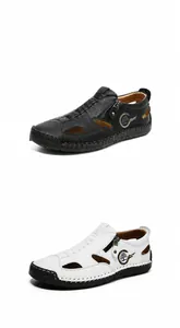 Detail von Herren Leder-Sandalen mit atmungsaktiven Cut-outs und Sport-Logo