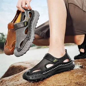 Ademende outdoor heren sandalen van leer en mesh met antislip rubberen zool