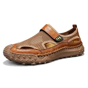 Ademende bruine herensandalen van leer en mesh met antislip rubberen zool