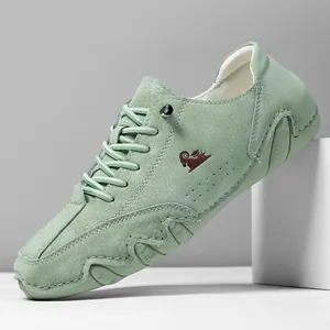 Grüne Herren Freizeitschuhe aus Leder mit Handnaht-Details und rutschfester Sohle