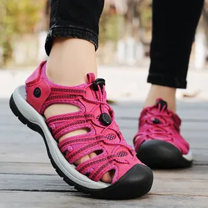 Sandales de sport d'extérieur rose fuchsia à bout fermé avec semelle antidérapante