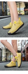 Détails de chaussures décontractées en cuir jaune avec semelles cousues main et logo sport