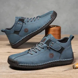 Handgenähte Herren-Lederschuhe mit Stern-Emblem und robuster Gummisohle