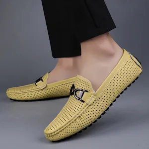 Ademende gele heren loafers van leer met mocassin stiksel en rubberen noppenzool