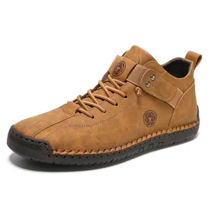 Braune Herren Freizeitschuhe mit Ziernaht, Gummisohle und Stern-Logo im Vintage-Look