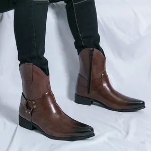 Braune Herren-Stiefeletten mit hohem Schaft, seitlichem Reißverschluss und Metallring