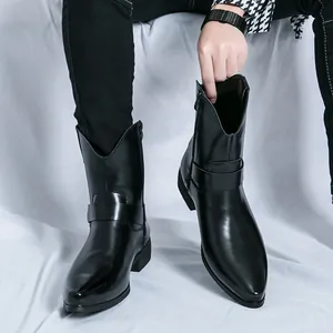 Herren Lederstiefel schwarz spitz zulaufend mit Reißverschluss und Zierriemen