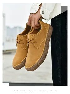 Dettaglio scarpa casual in camoscio giallo zenzero con suola spessa in gomma antiscivolo