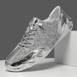 Glitzernde silberne Pailletten-Sneaker für Herren mit weißer Plateau-Wellensohle