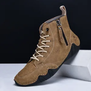 Freizeitschuhe für Herren als hohe Stiefel in Braun aus Wildleder mit Reißverschluss