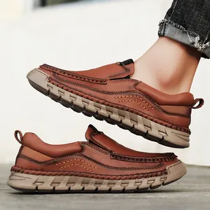 Dunkelbraune Herren-Loafer aus Leder mit Handnaht und rutschfester Gummisohle
