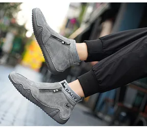 Graue Lederstiefel mit Reißverschluss und elastischem Strickbündchen mit DAGY Logo