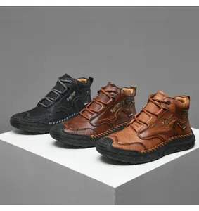Détail de bottines décontractées pour hommes en trois couleurs avec semelles en caoutchouc épais